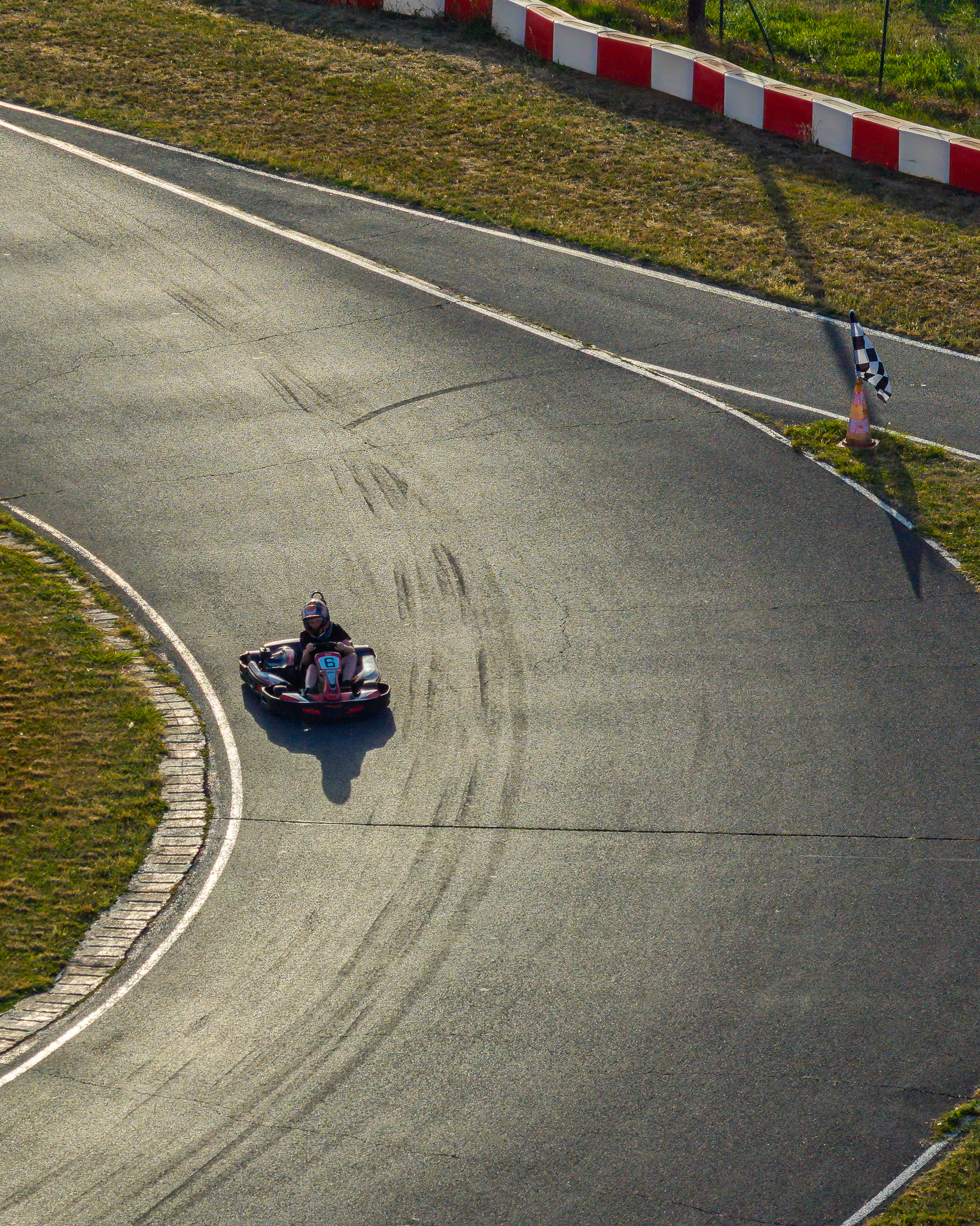 Le circuit au crépuscule vu du ciel